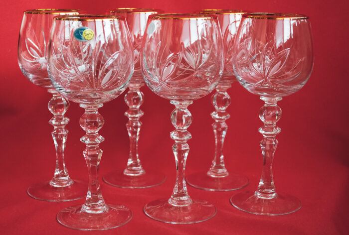 Набор хрустальных бокалов